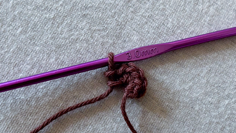 magic ring and first round in how to crochet a ball for Amigurumi magic ring and first round in how to crochet a ball for Amigurumi